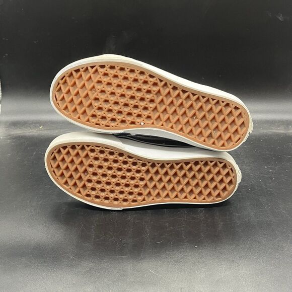 Vans off the wall kids size 2.5 mid top hook and loop closure blue camo - Picture 7 of 7